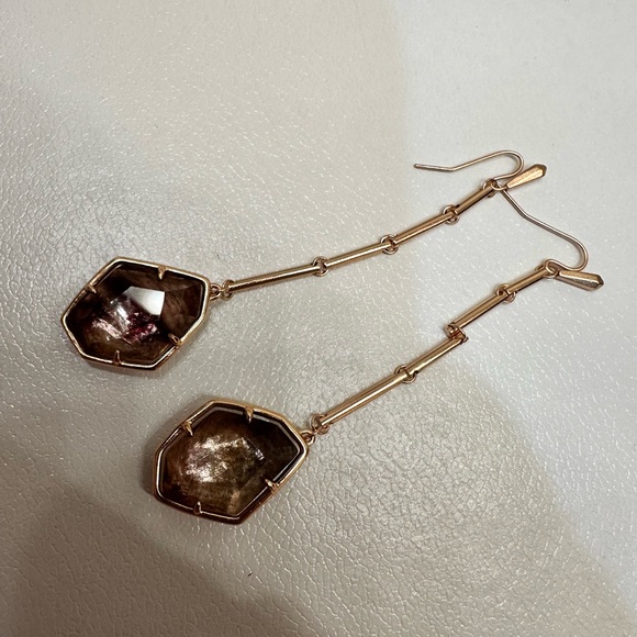 Kendra Scott Charmian Earrings - Picture 4 of 6